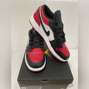 AIR JORDAN 1 LOW (GS) GYM RED/ WHITE BLACK 6YOUTH